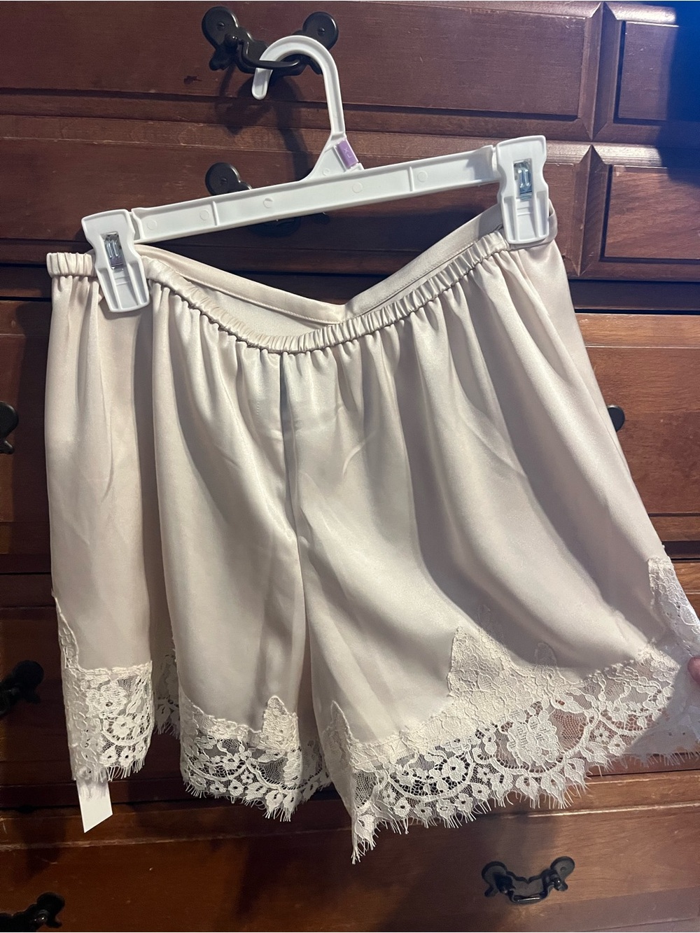 Fern satin shorts - Picture 3 of 4